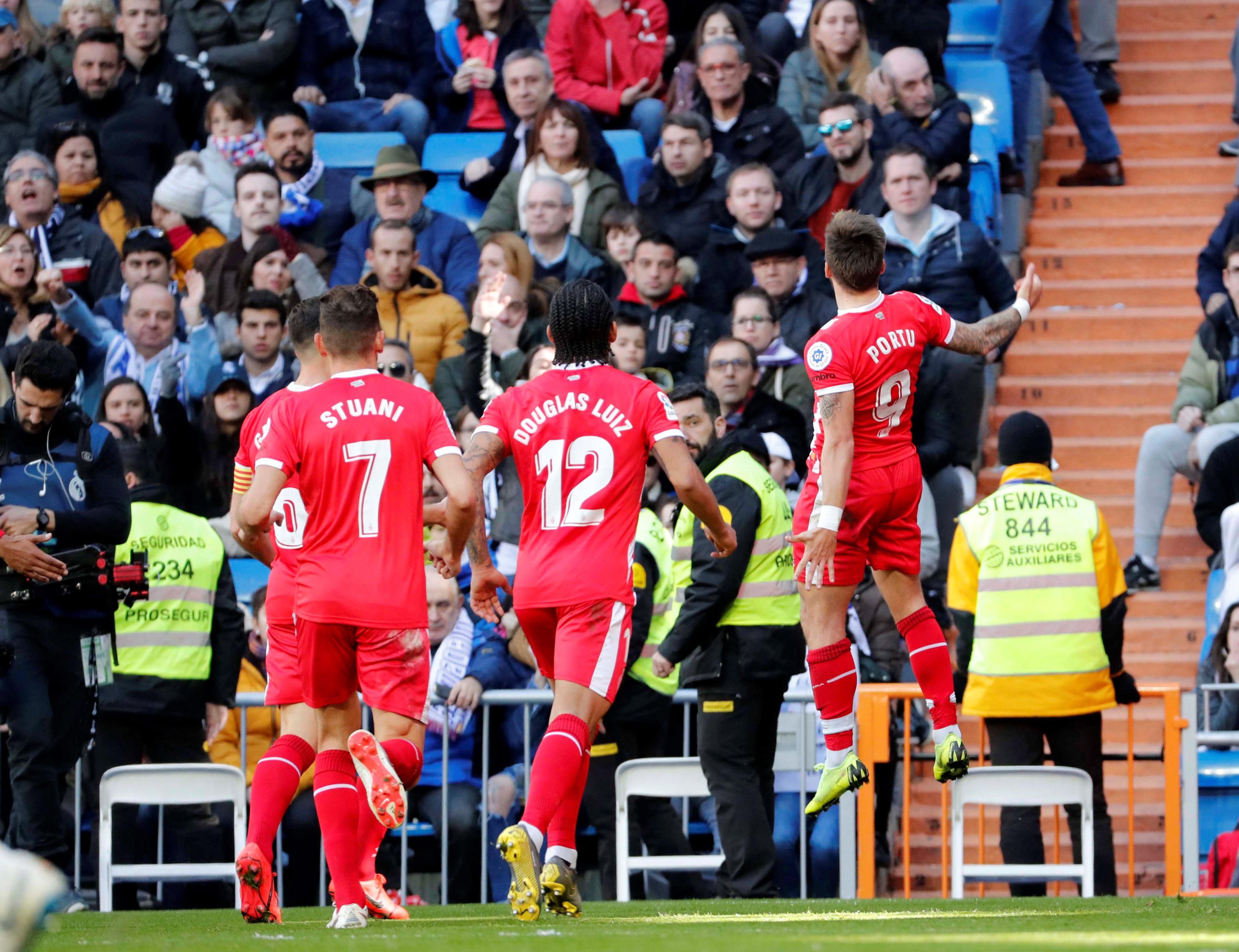 球队面临巨 球队面临巨